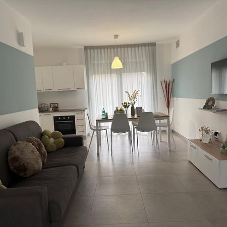 Appartement "La Terrazza Di Via Roma" Delta Del Po - Private Parking à Porto Viro Extérieur photo
